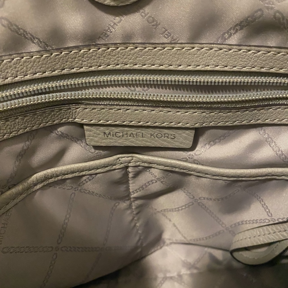 Michael Kors Raven Large Shoulder Tote - Picture 3 of 6